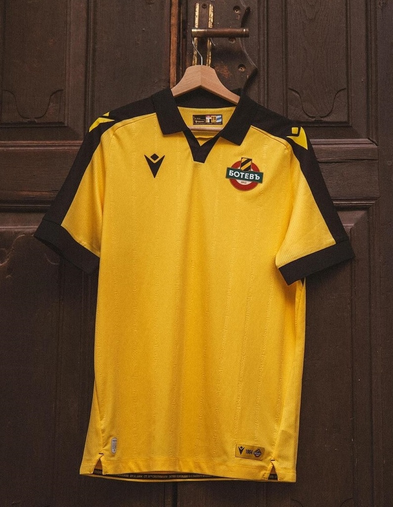 БОТЕВ ПЛОВДИВ ЮБИЛЕЙНА ФЛАНЕЛКА СЕЗОН 2024/25